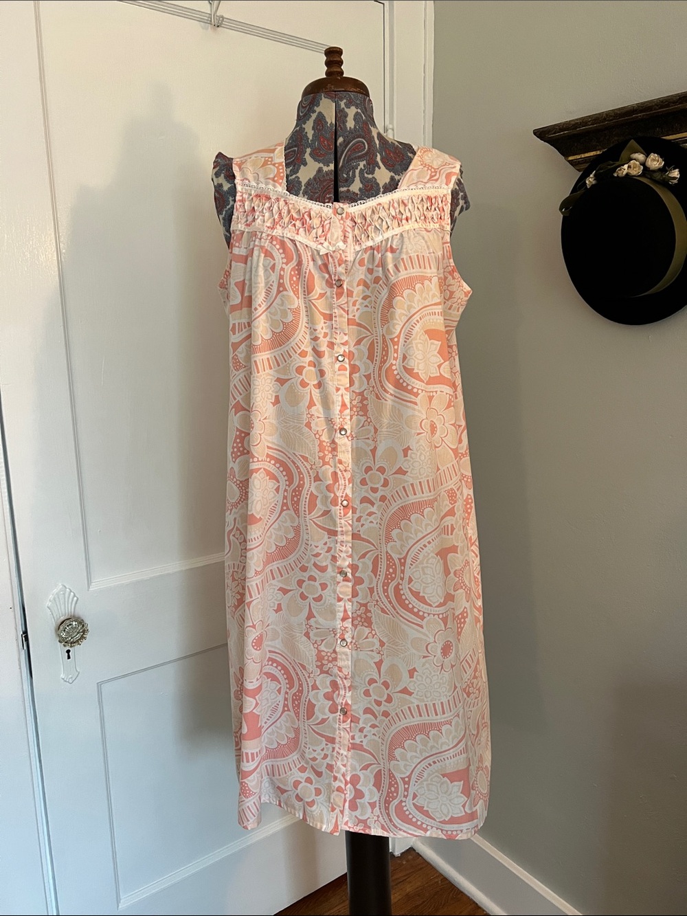 Women’s Vintage Sleeveless Pink Patterned Duster Lounge Dress